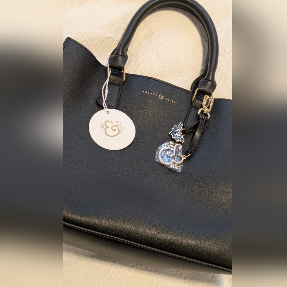 NWT Archer And Olive Tote - Picture 2 of 5